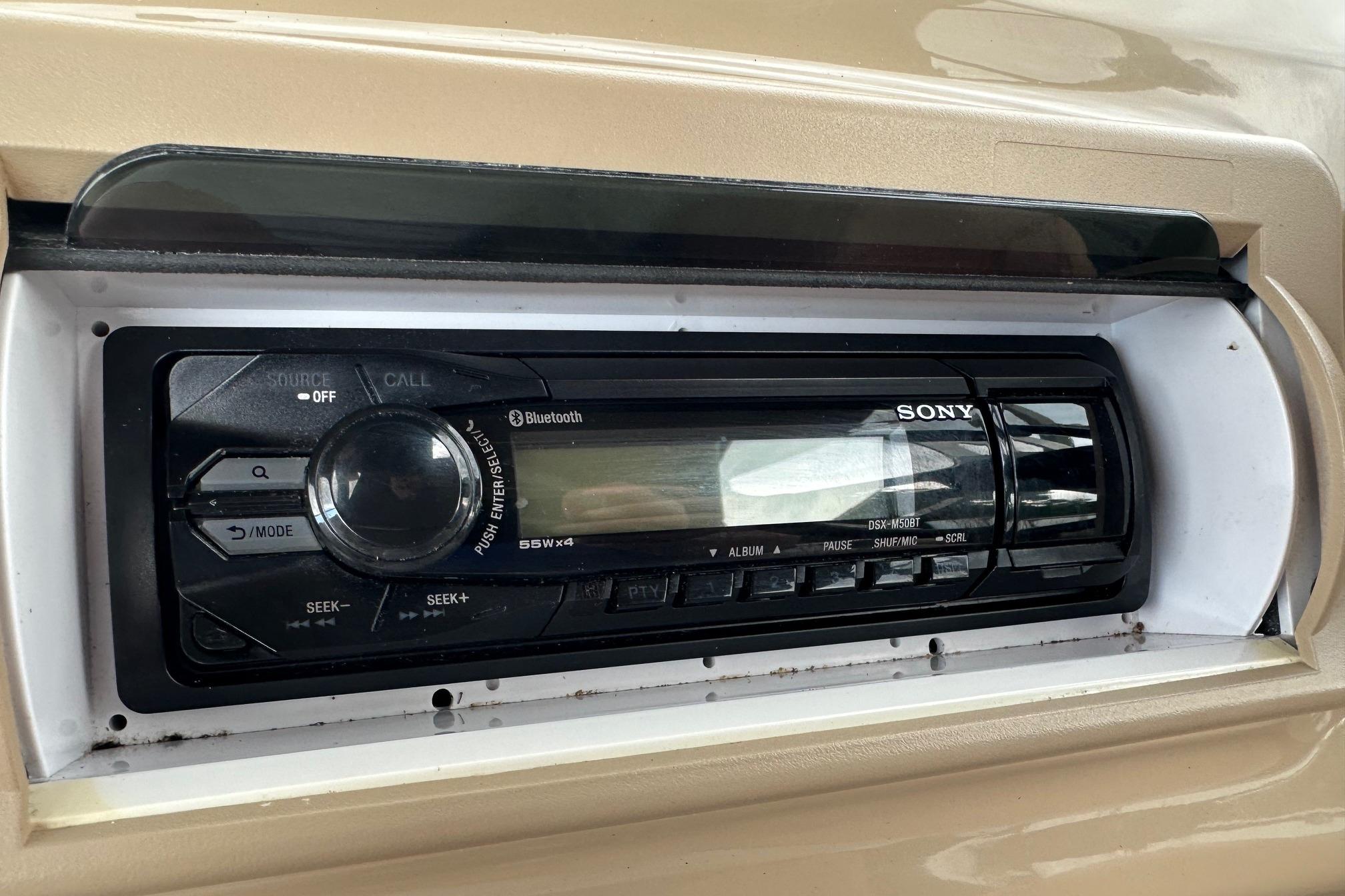 Sony stereo system in a 2016 Bennington 24 SCWX boat dashboard.
