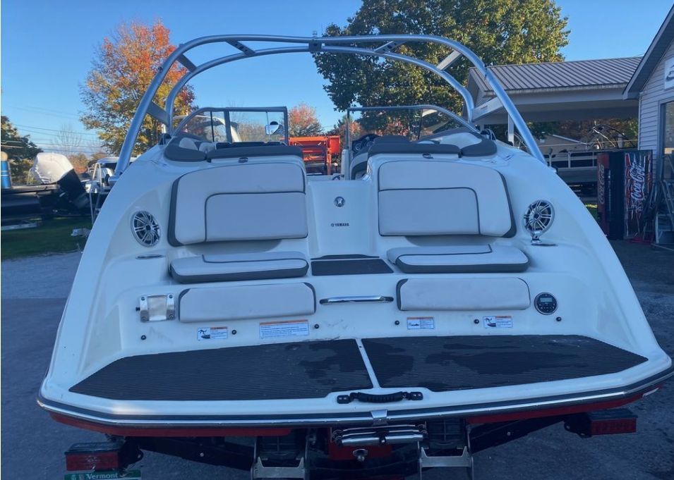 2014 Yamaha Boats 242 Limited S - 8