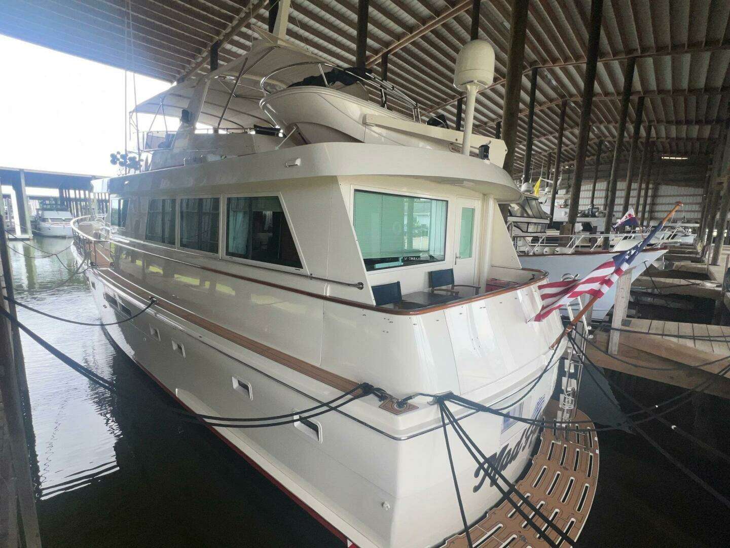 1988 Hatteras Motor Yacht - Image 7