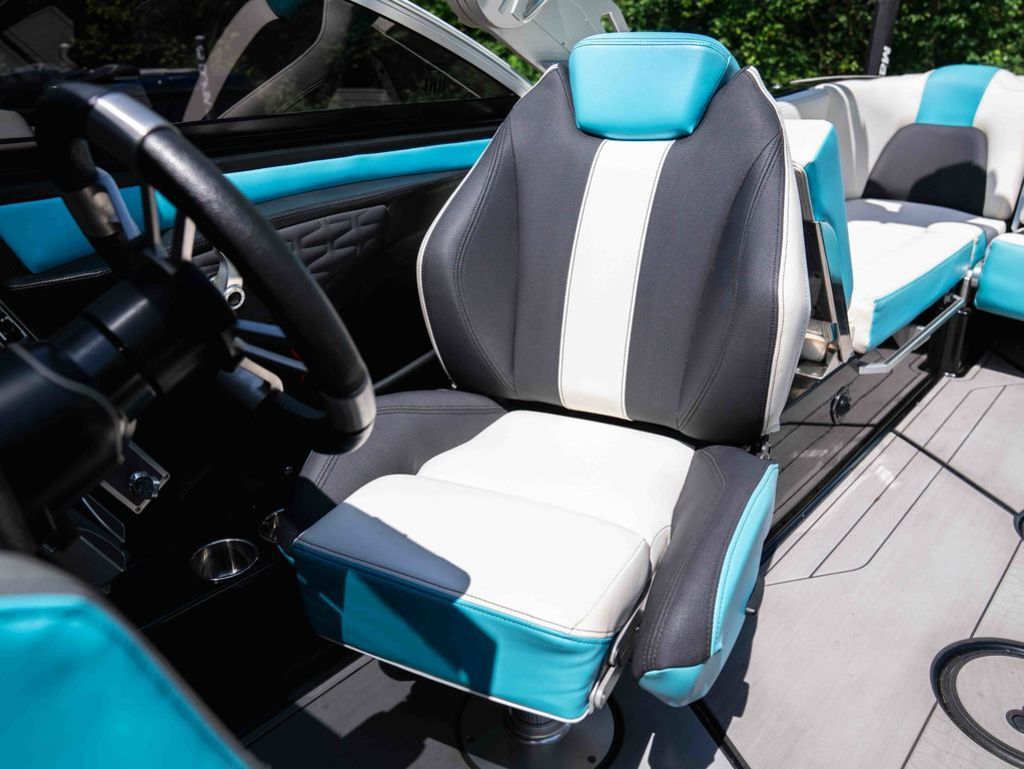 2019 MasterCraft X24 - 22