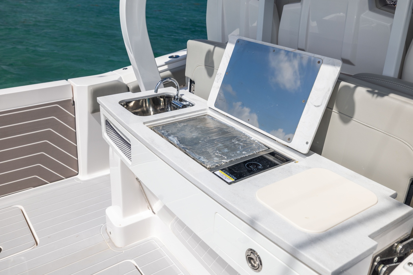 2024 Scout 400 LXF - Image 32