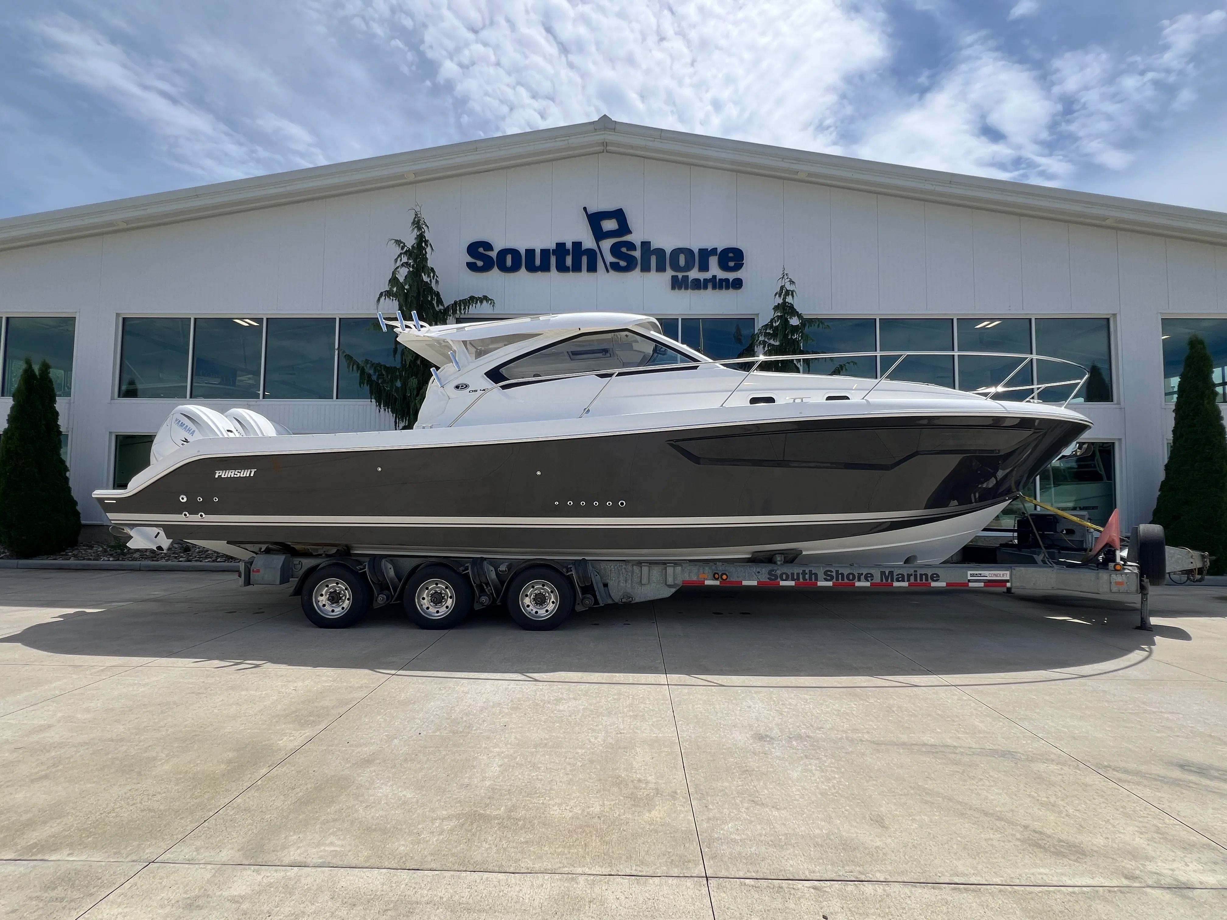 2025 Pursuit OS 405 Offshore