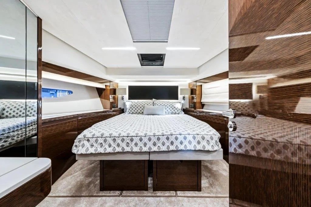 2020 Prestige 590 - 18