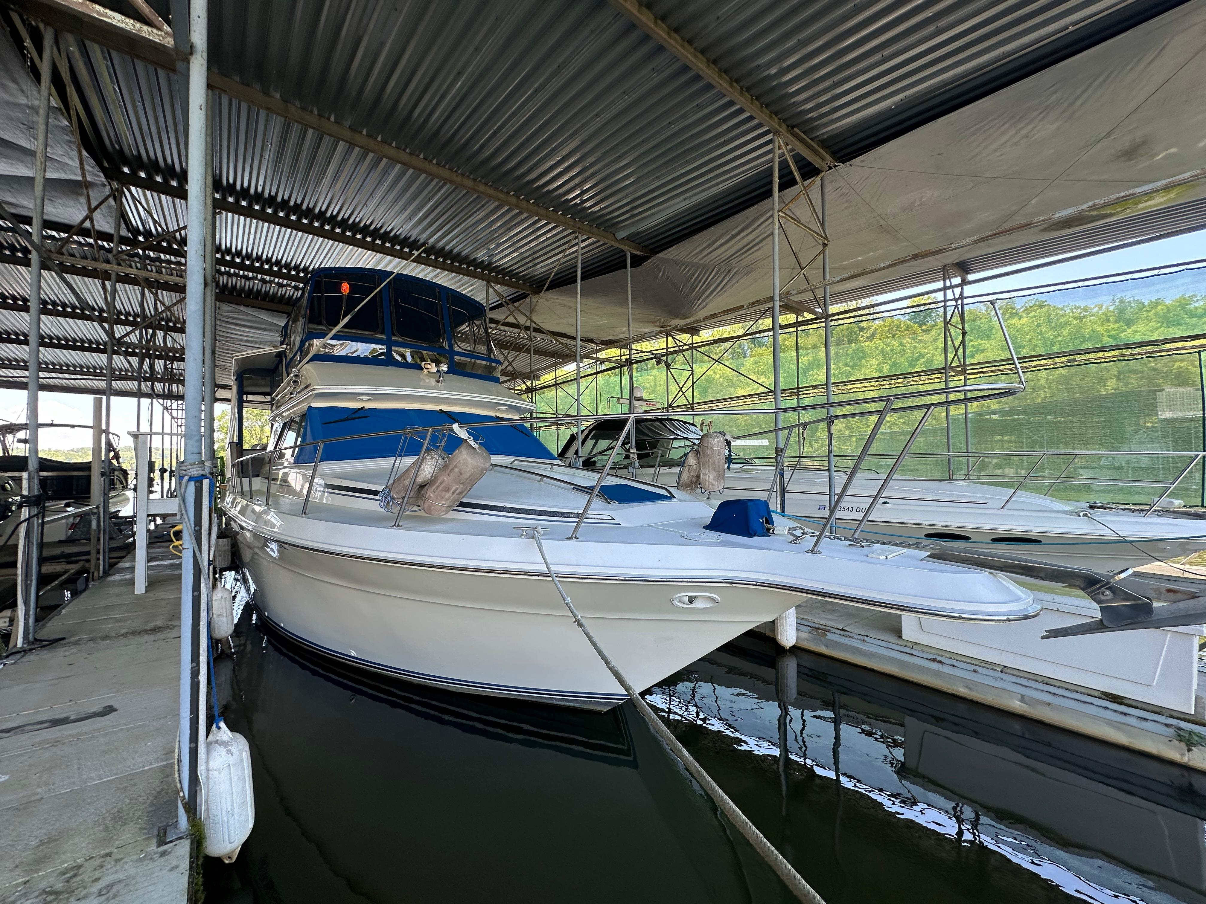 1991 Sea Ray 380 Aft Cabin