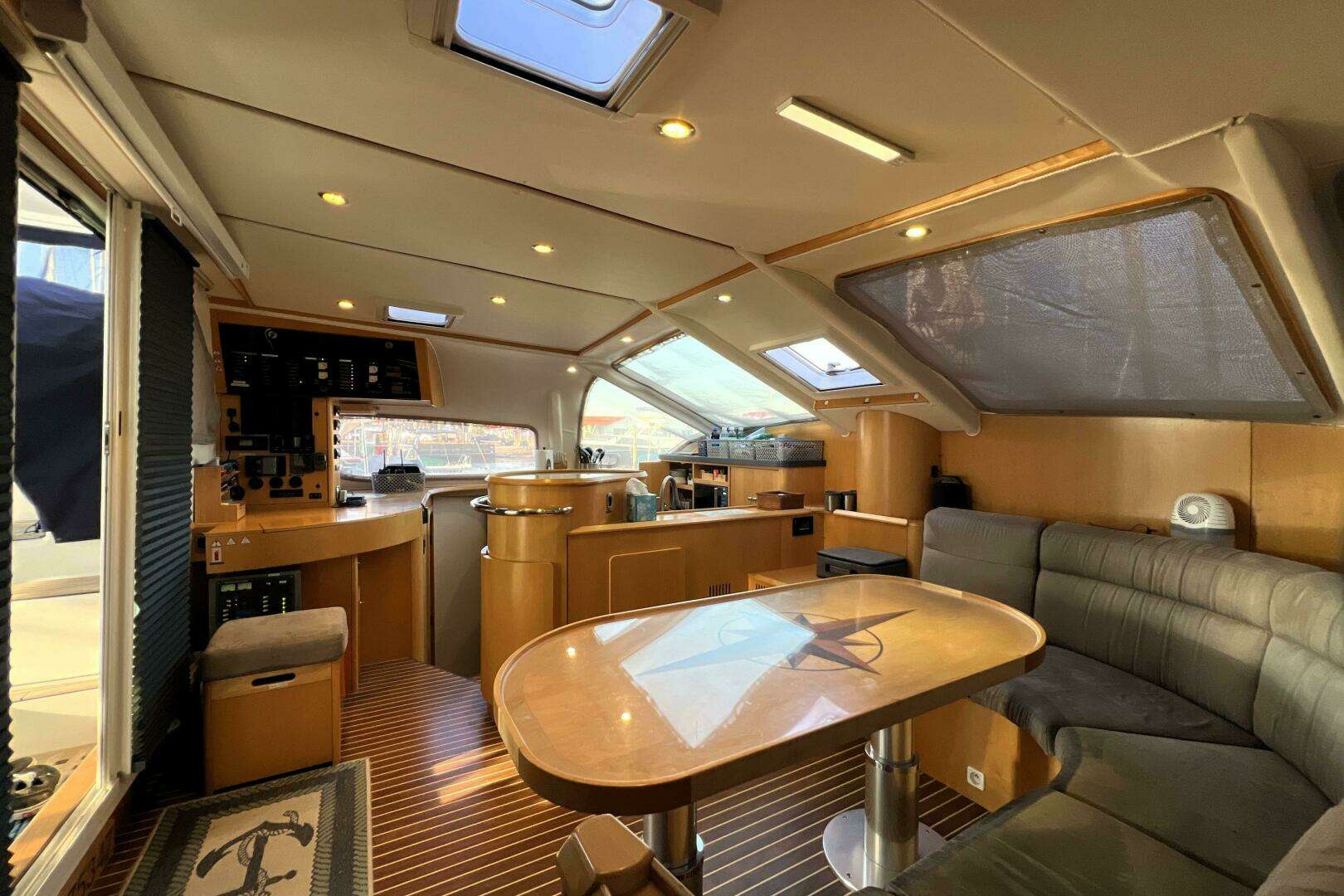 2011 Privilege 495 Owners Edition - Image 17