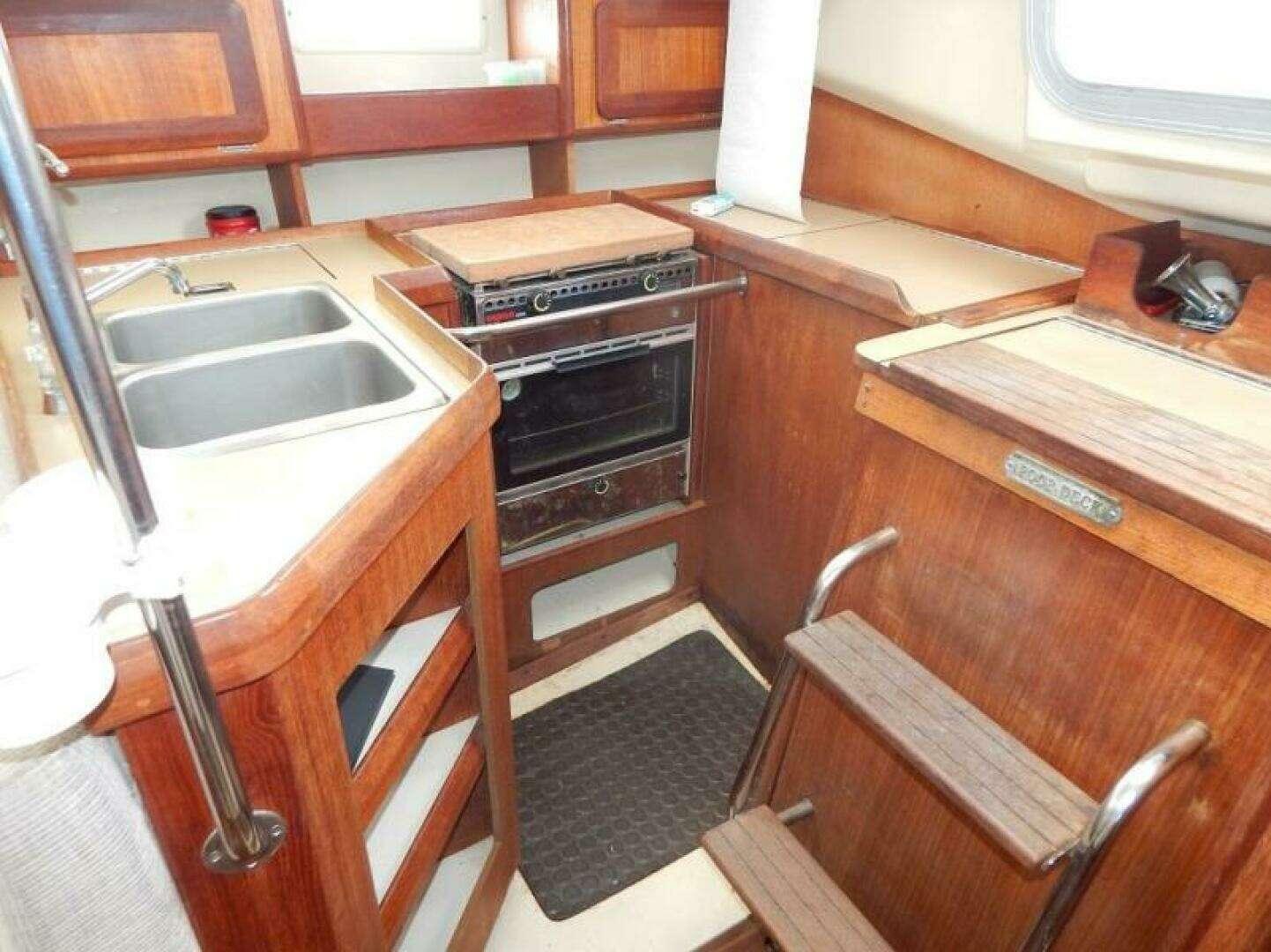 1992 Hunter 33.5 - Image 18
