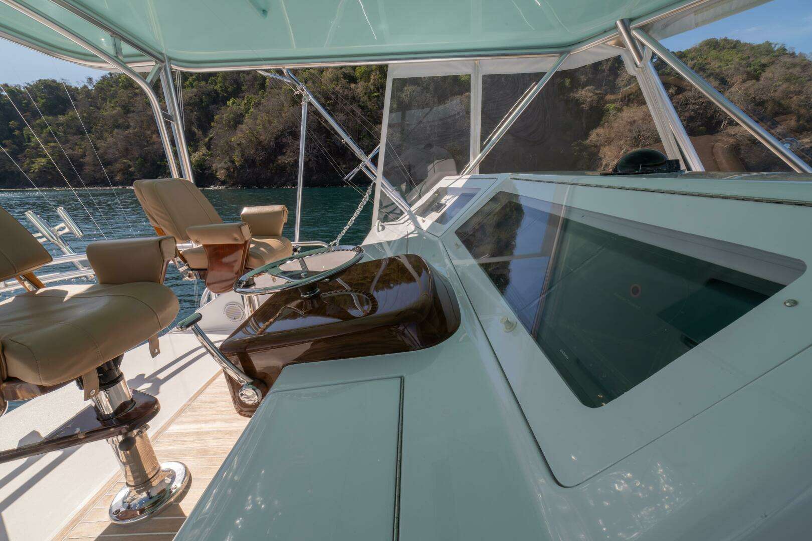 2006 Viking 56 Convertible - Image 11