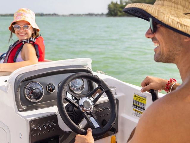2023 Hurricane SunDeck Sport 201 OB - 14