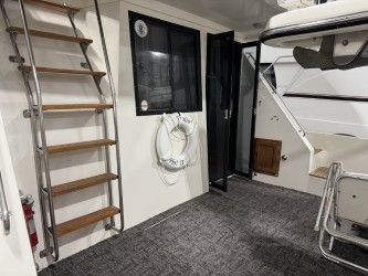 1986 Carver 42' Cockpit MY - 36