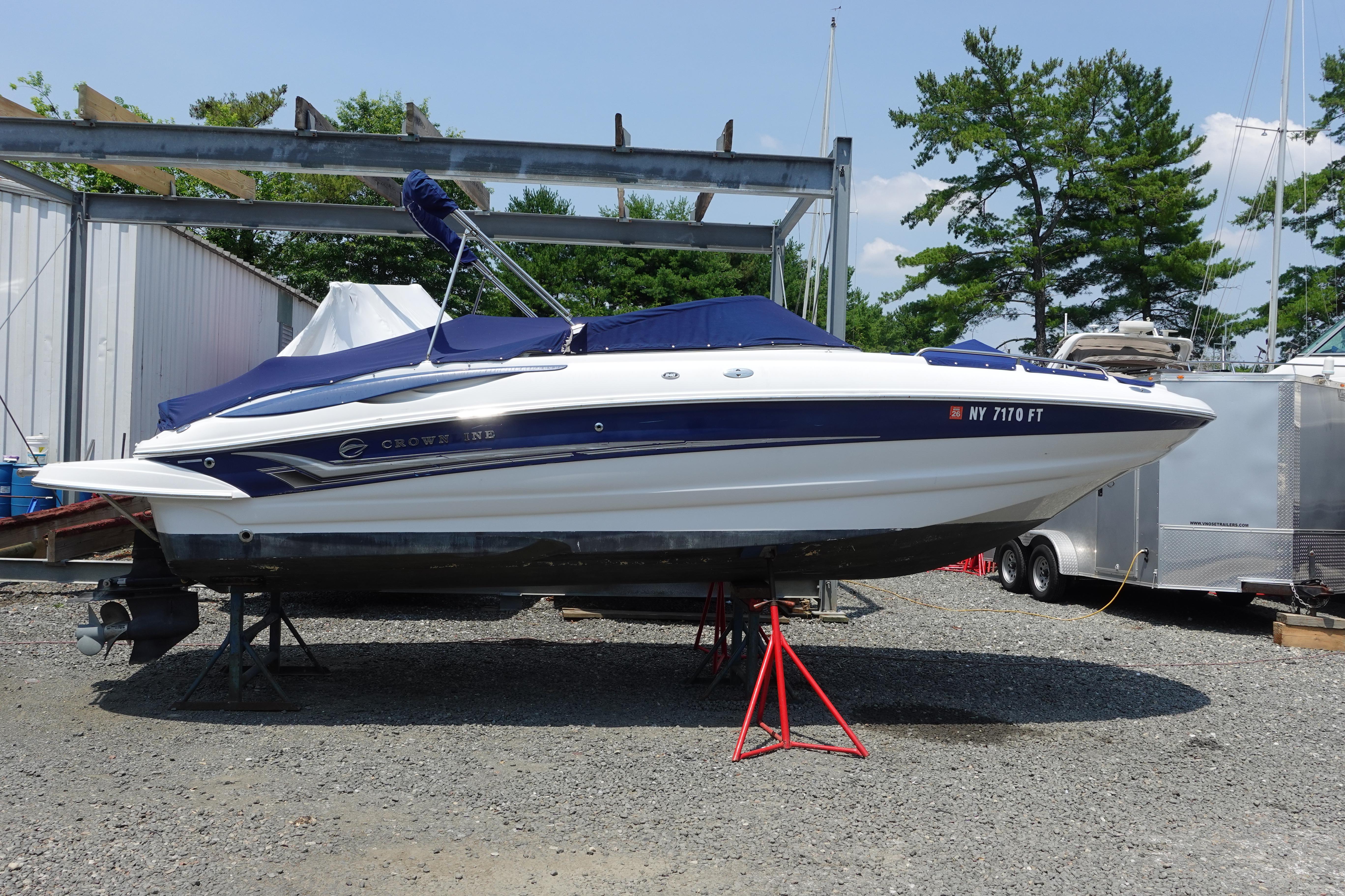 2004 Crownline 240 EX