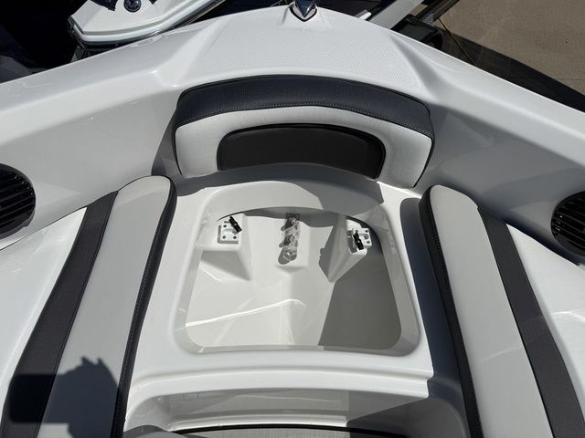 2026 Yamaha Boats 195S - 33