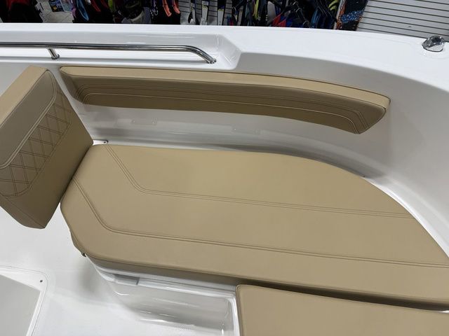 2025 Trophy T24CC - 27