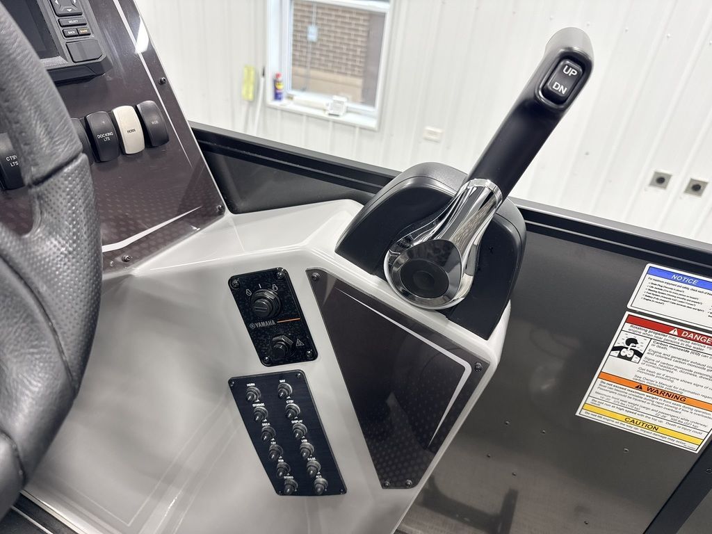 2025 SunCatcher Fusion 324RC - 22