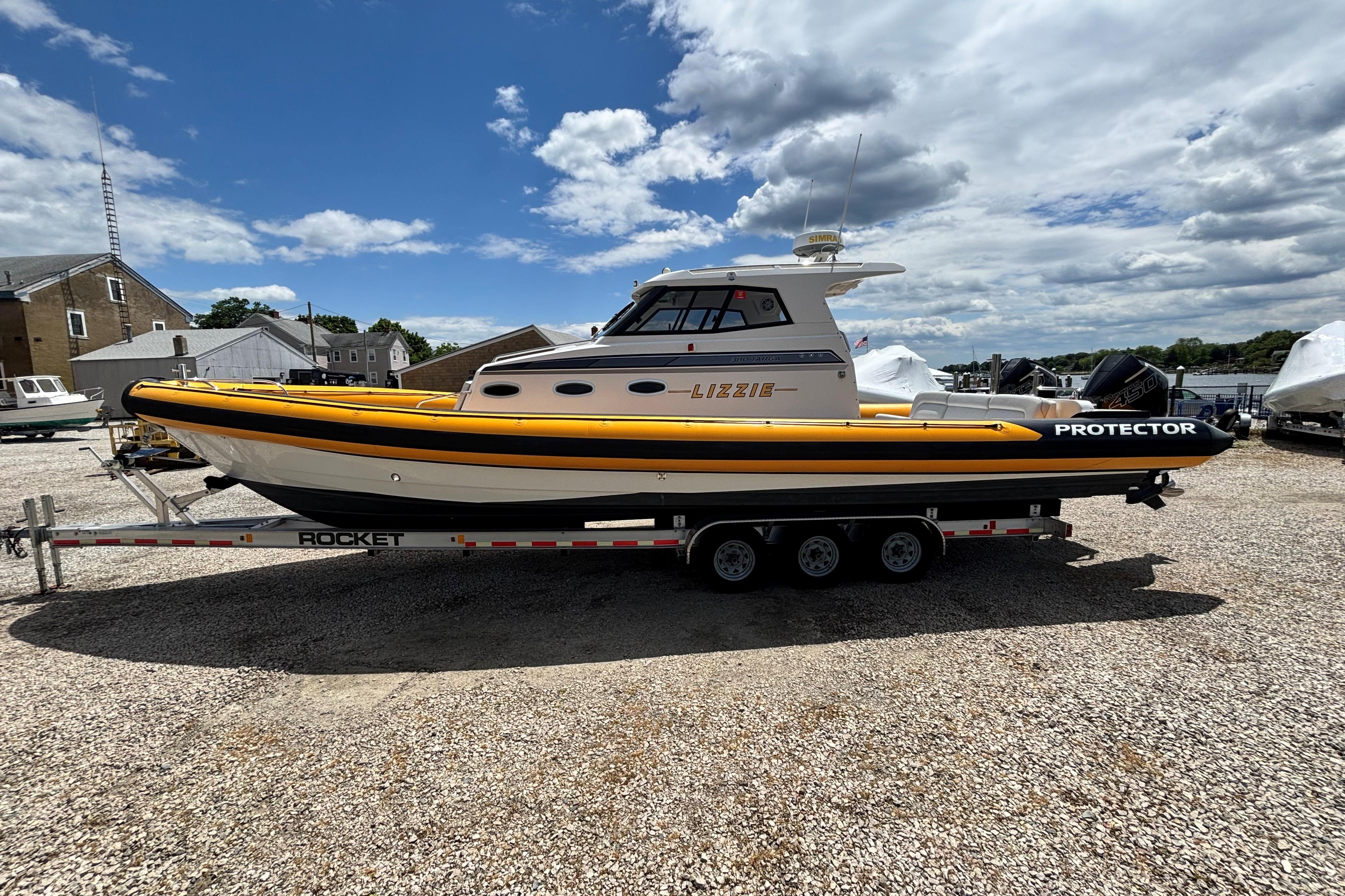 2020 Protector 380 Targa