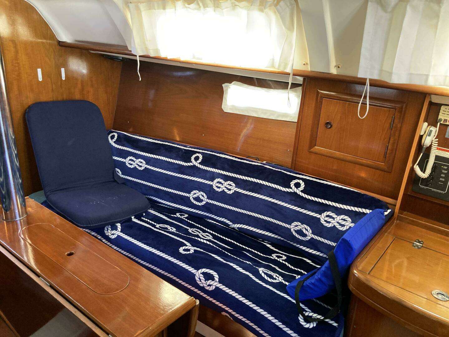 2000 Beneteau Oceanis 311 - Image 14