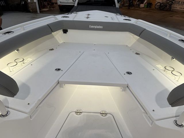2026 Everglades 253 Center Console - 41