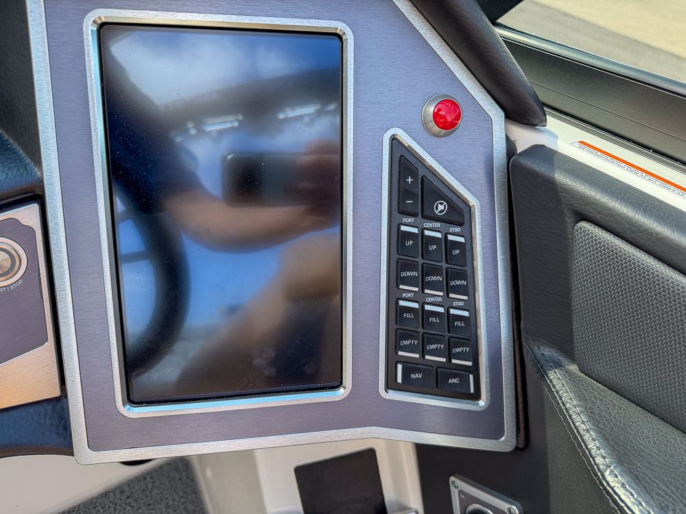 2022 MasterCraft XT24 - 23