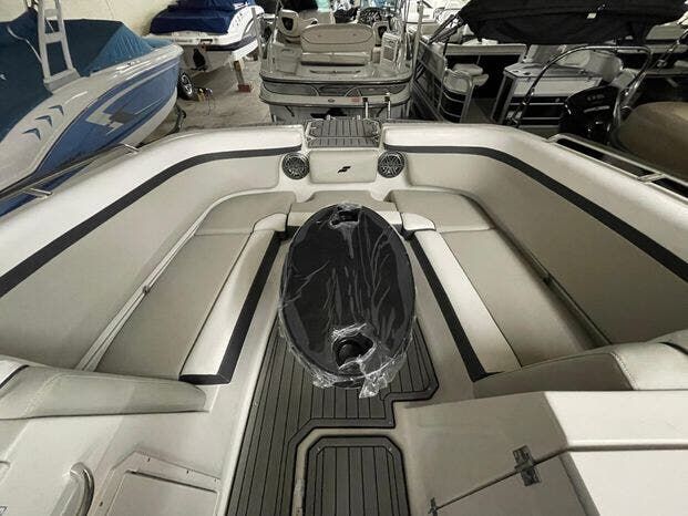 2024 Starcraft SVX 231 OB DH - 10
