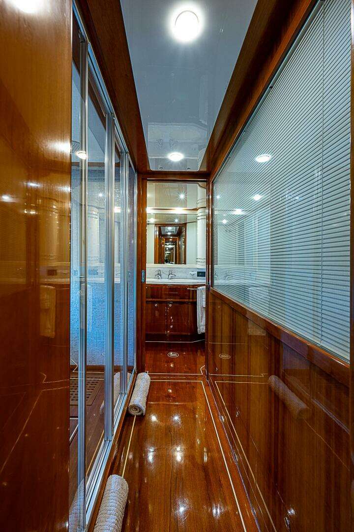 2006 Ferretti Yachts 830 - Image 100