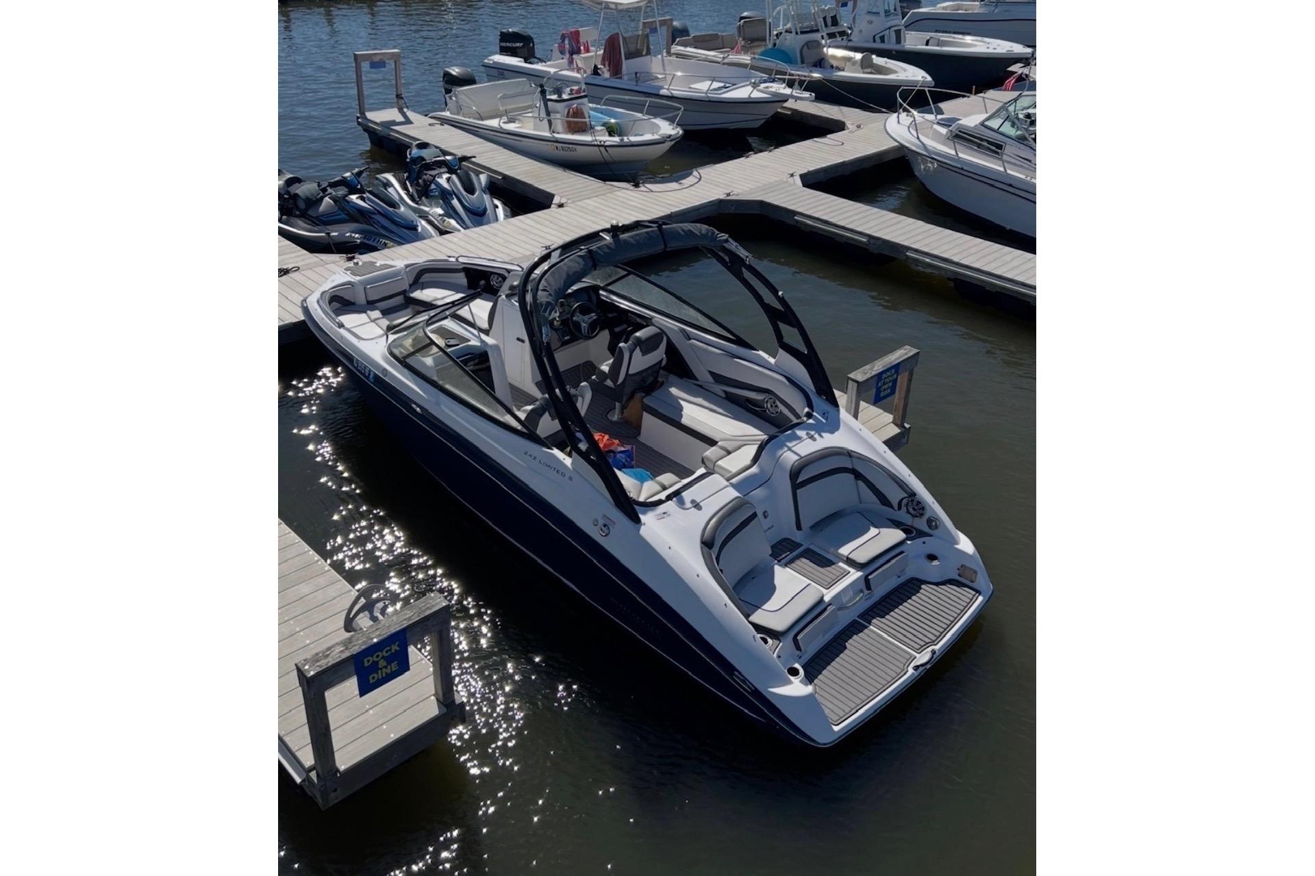 2017 Yamaha Boats 242 Limited S