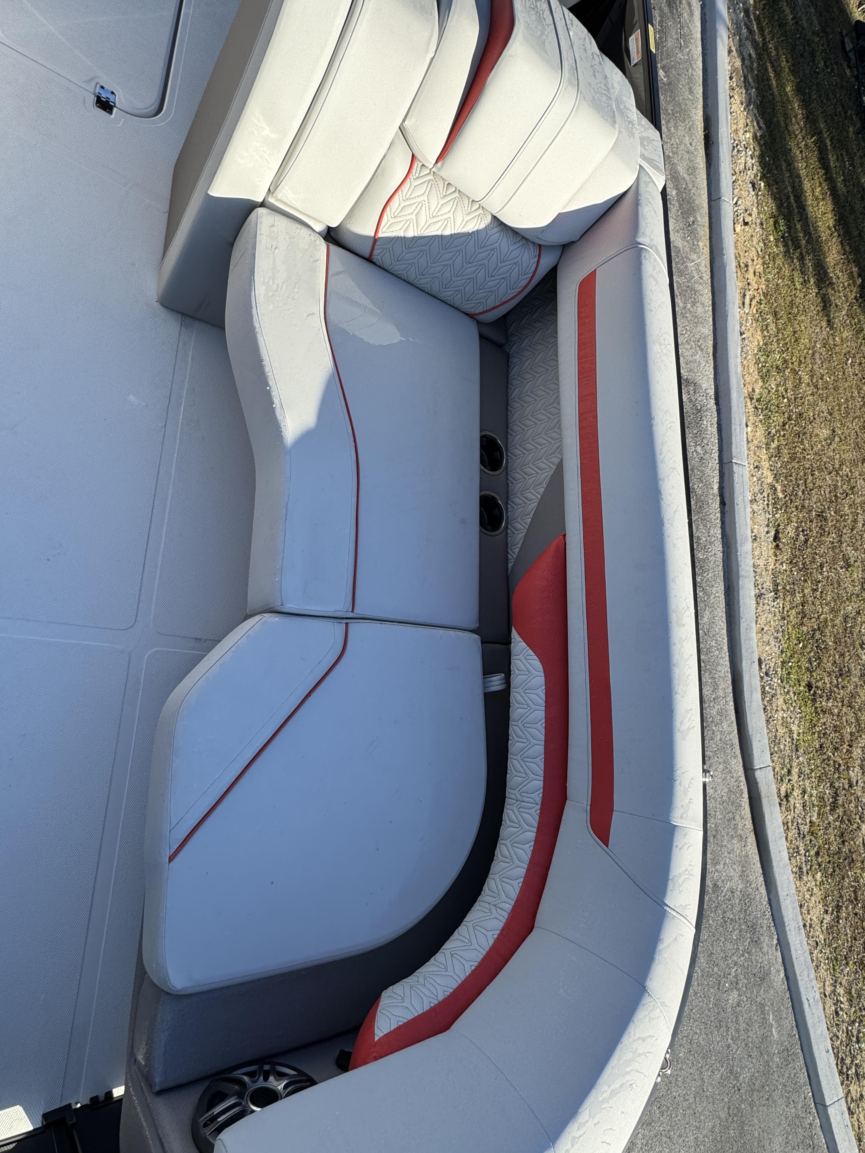 2025 Hurricane FunDeck OB FD 2360 SFL OB - 5