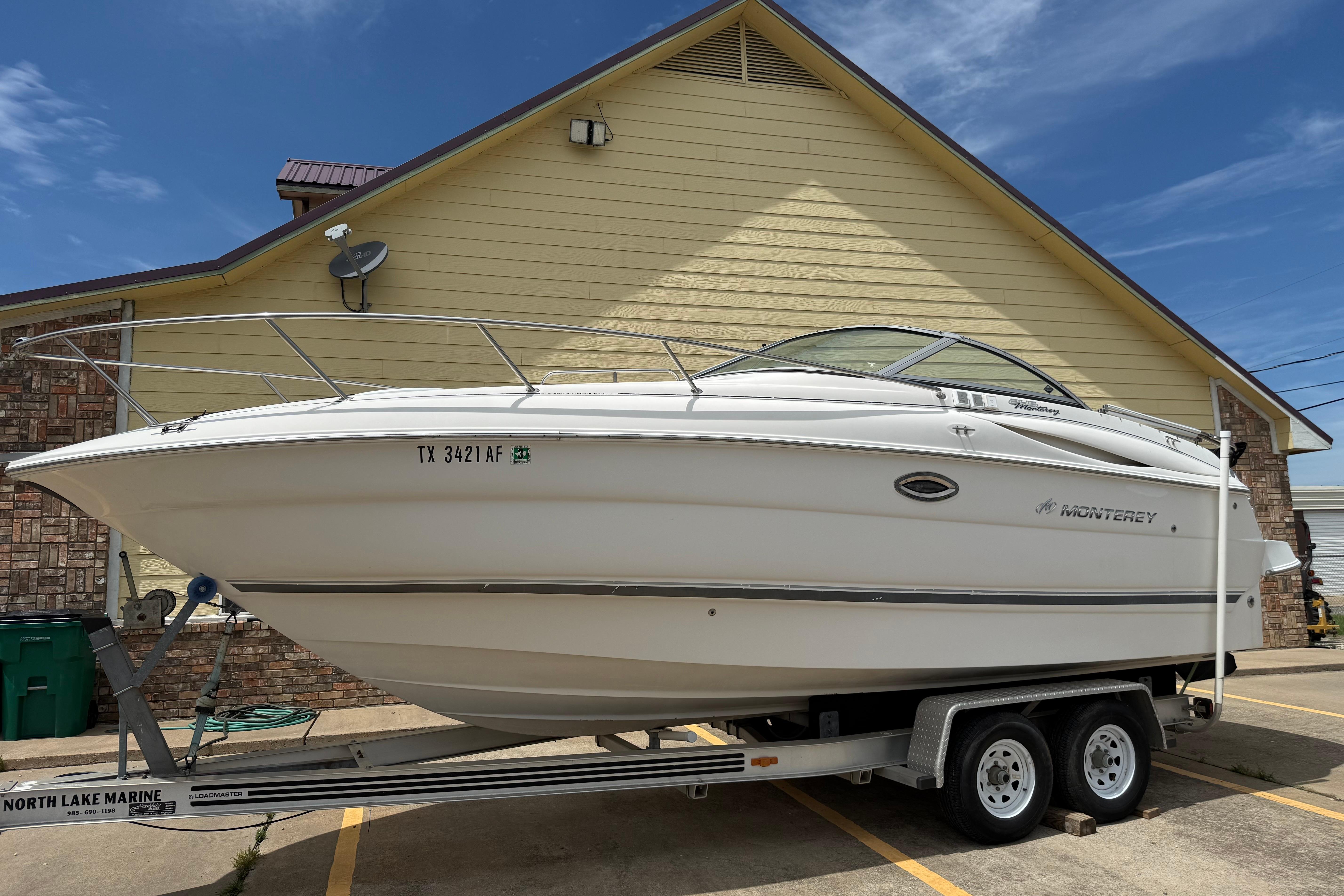 2004 Monterey 245 Cruiser
