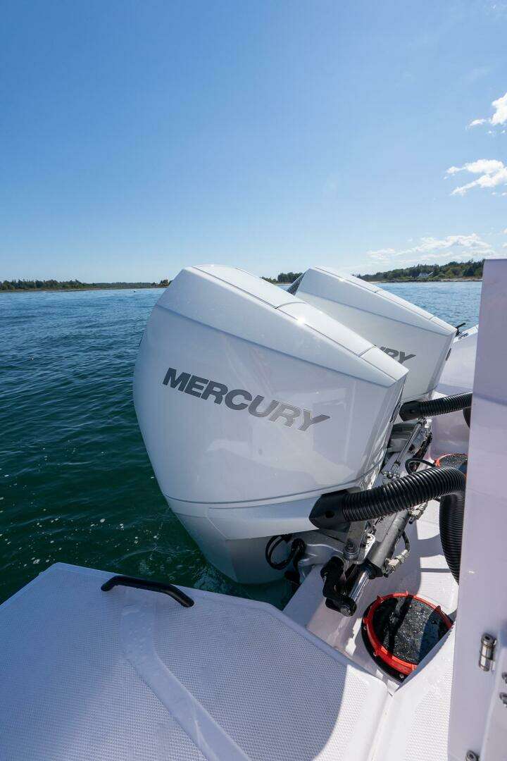 2025 Axopar CCX Center Console - Image 19