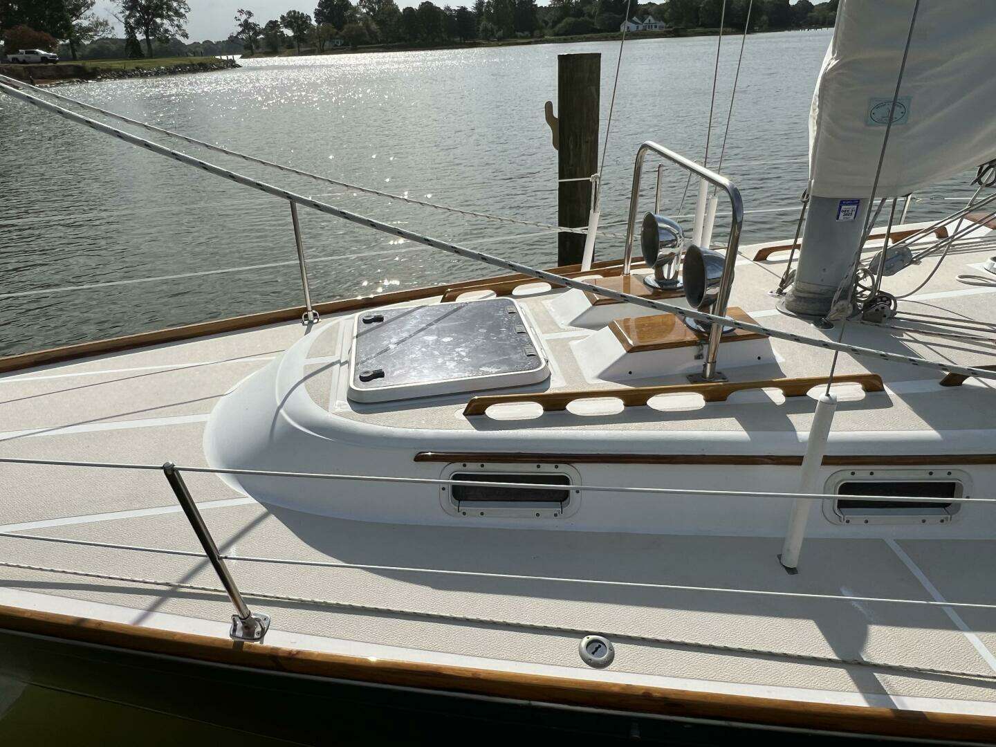 1984 Tartan 37 - Image 9