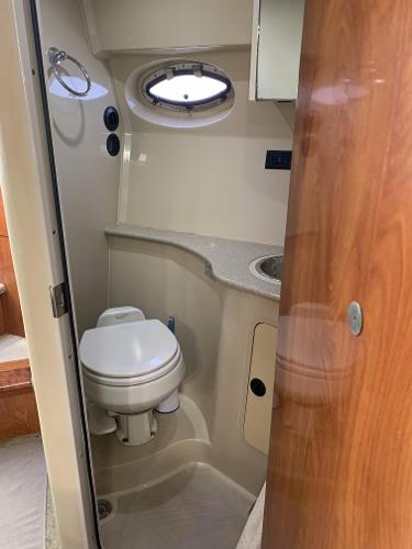2006 Cruisers Yachts 320 Express - 19