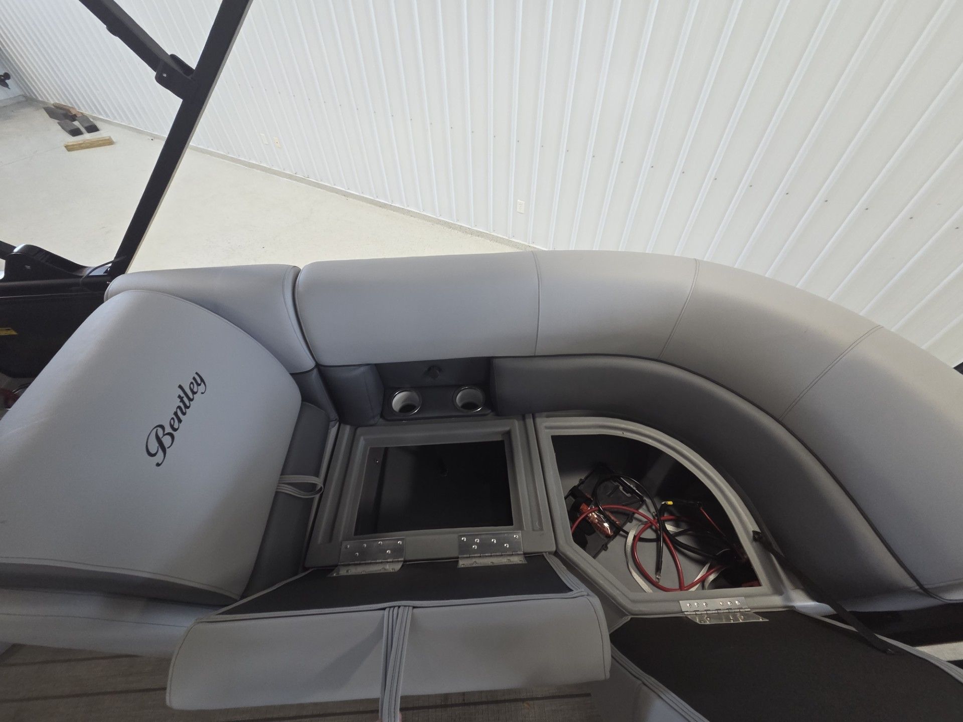 2026 Bentley Pontoons Legacy 223 Navigator - 17