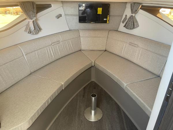 2023 Sea Ray Sundancer 320 Outboard - 16