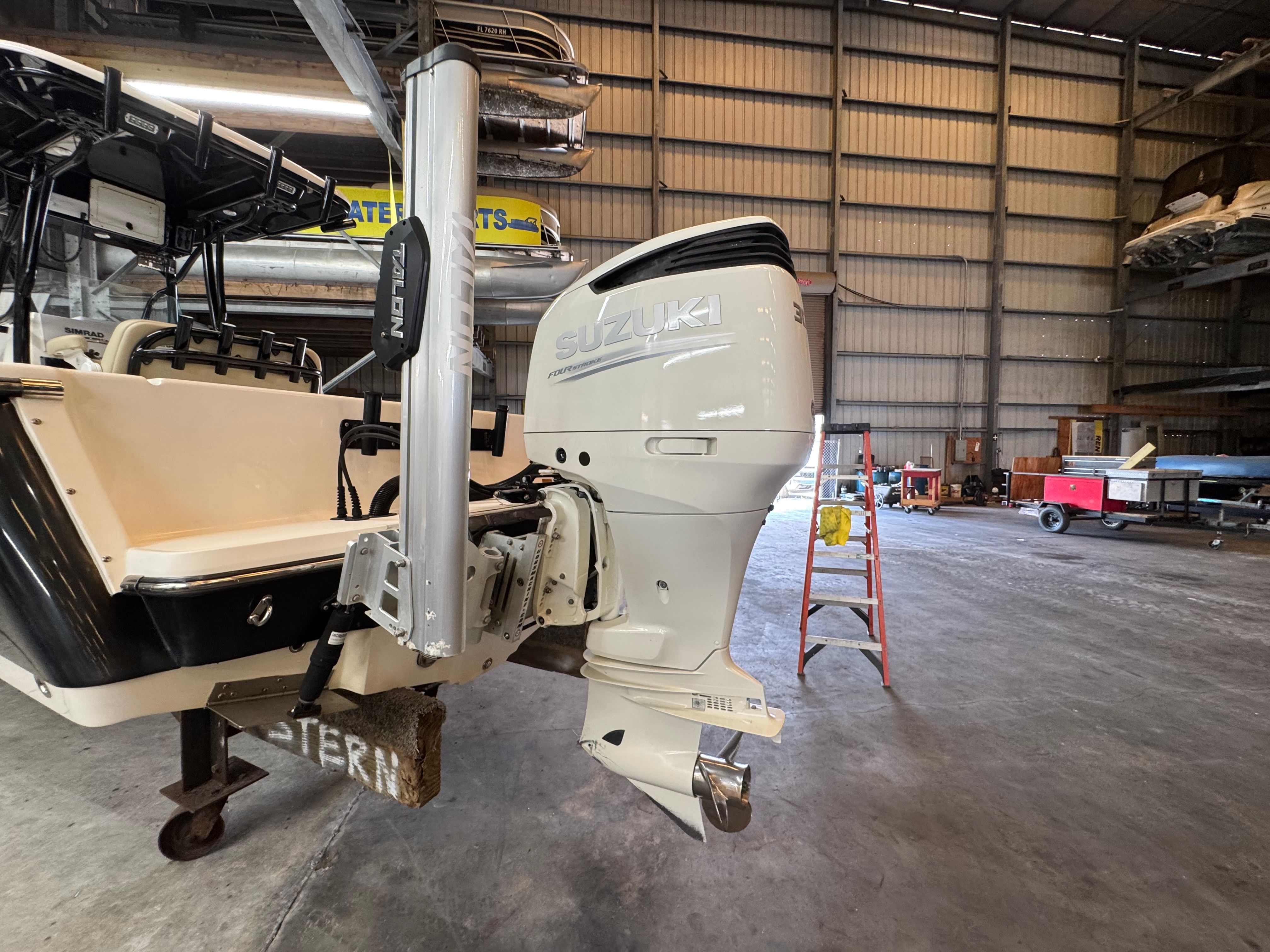 2020 Sea Born LX24 Center Console - 7