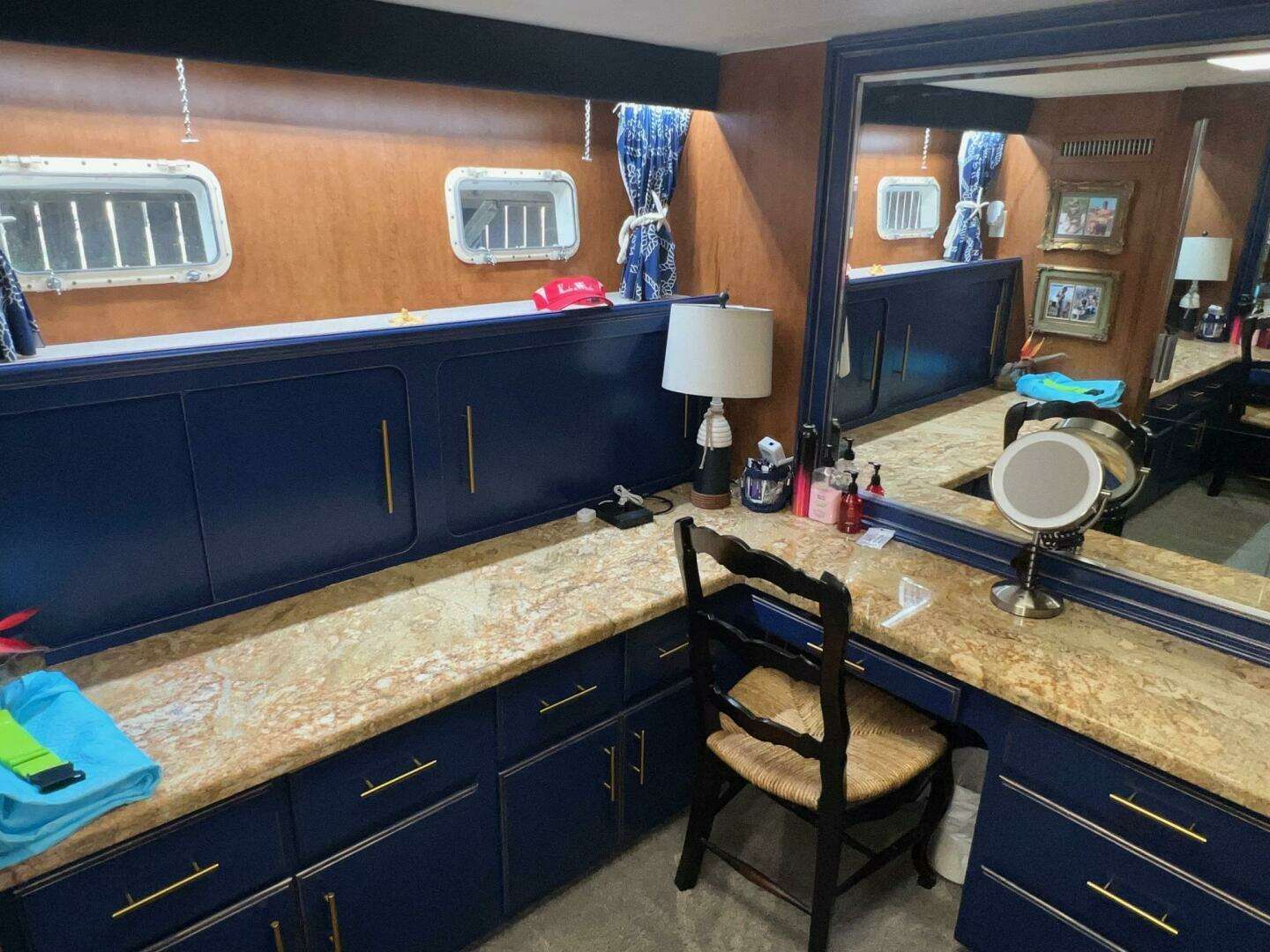 1988 Hatteras Motor Yacht - Image 82