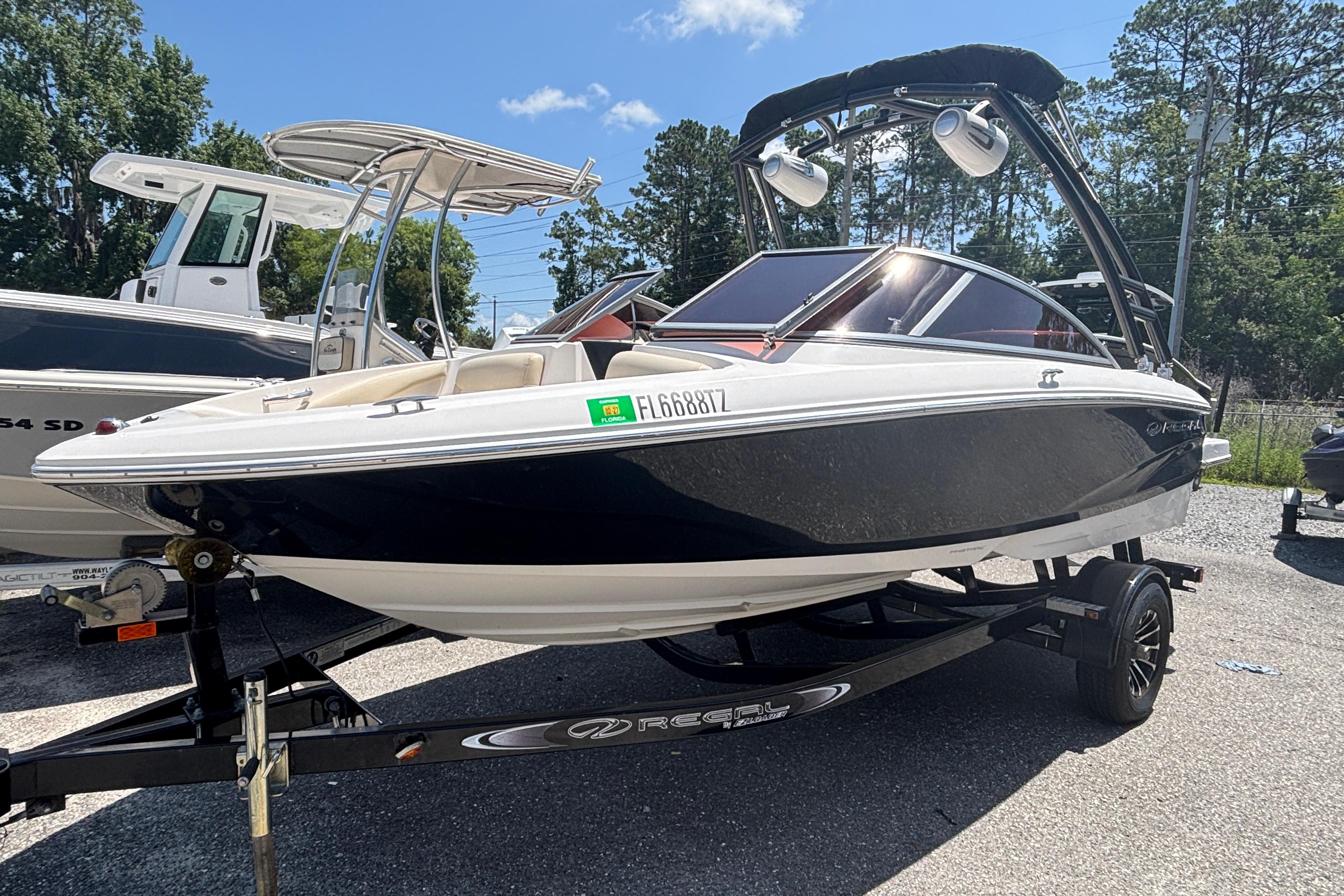 2018 Regal 1900 ES Bowrider