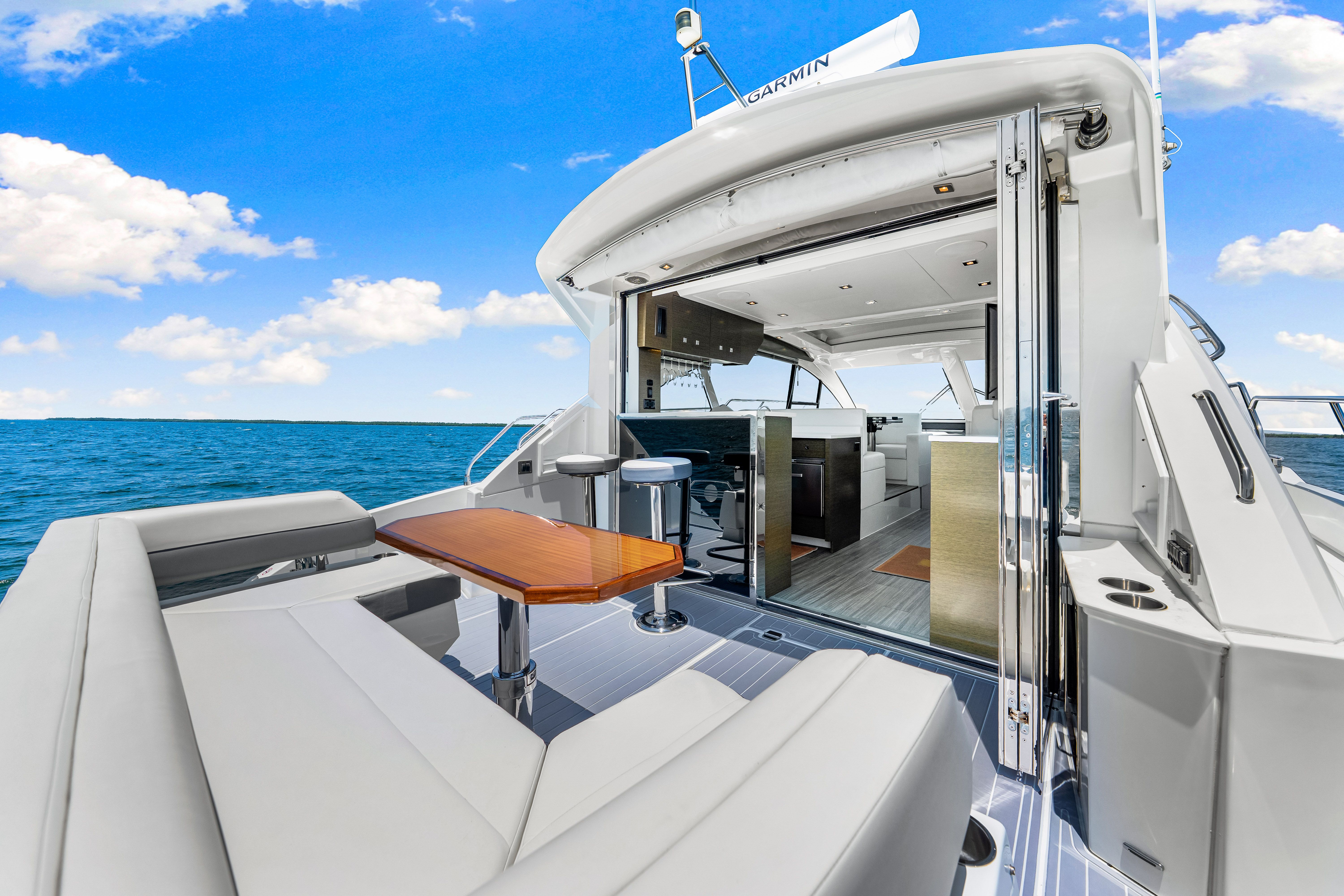 2020 Cruisers Yachts 50 Cantius - 34