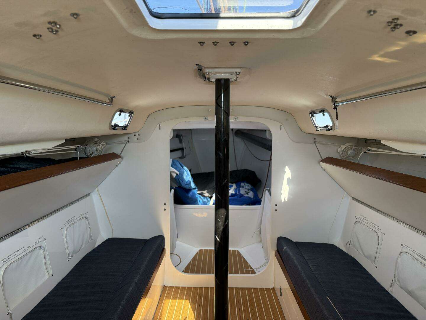 2018 J Boats J121 - Image 24