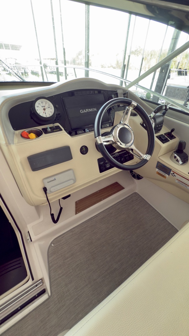 2020 Regal 33 Express - Image 5