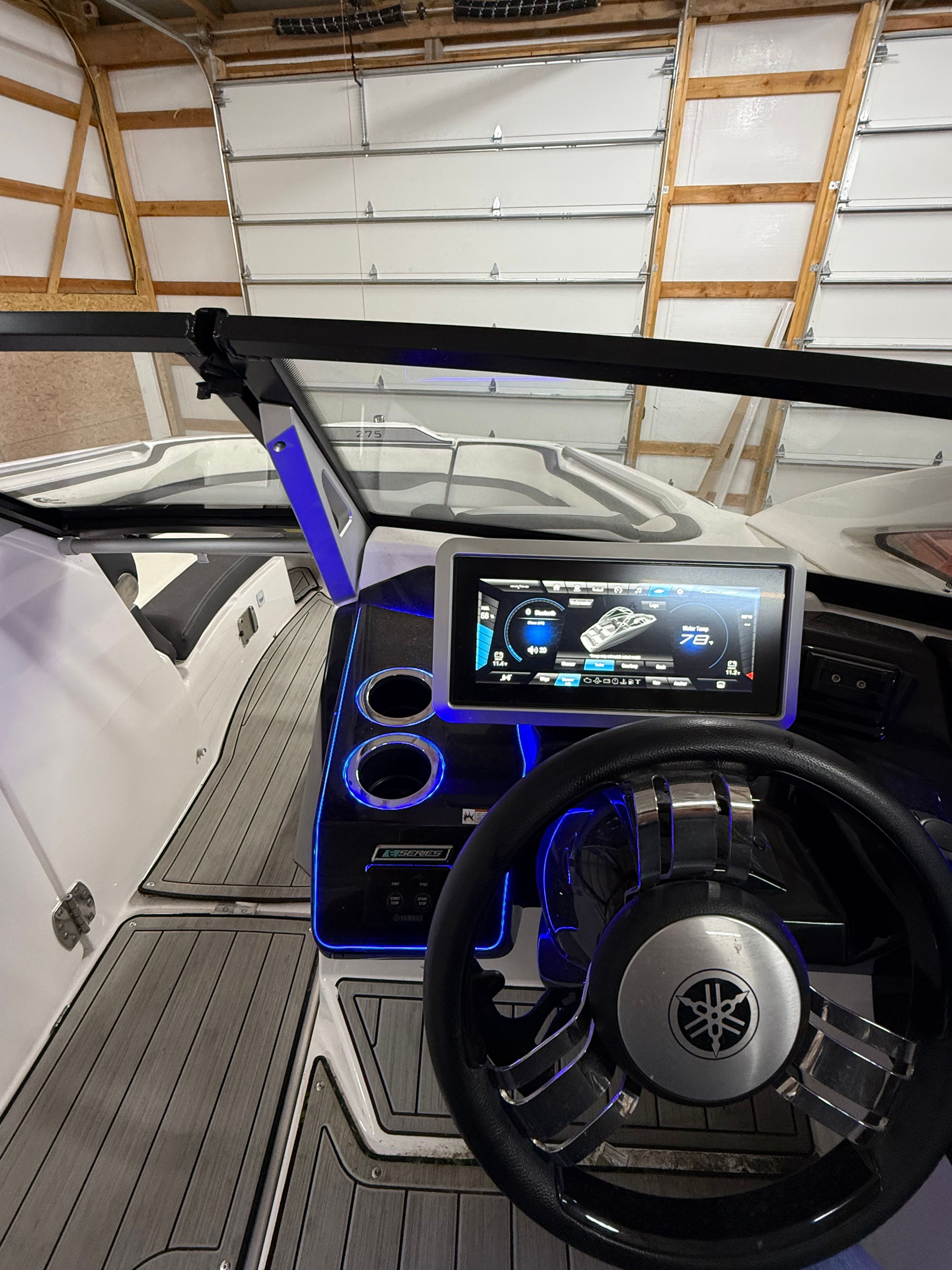 2021 Yamaha Boats 275SD - 21