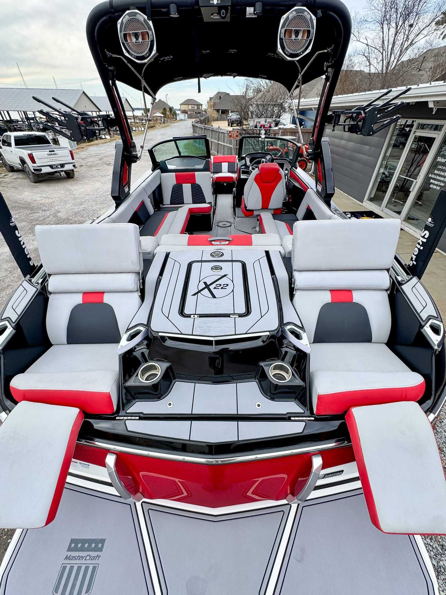2022 MasterCraft X22 - 10