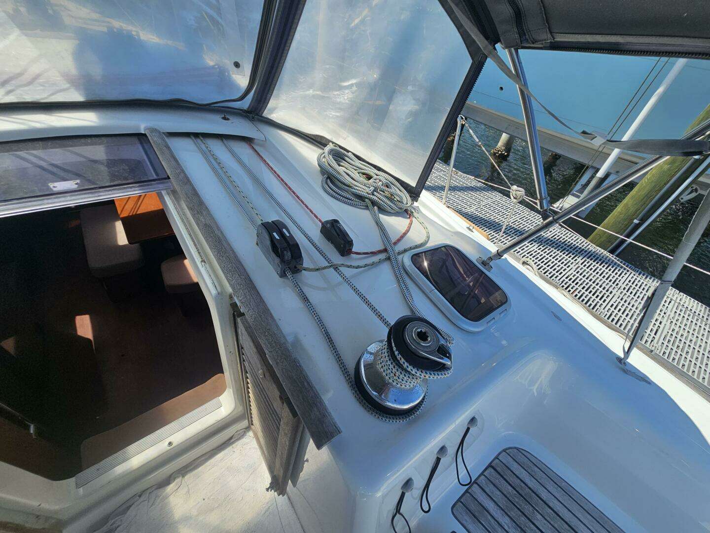 2009 Beneteau Cyclades 43.3 - Image 13