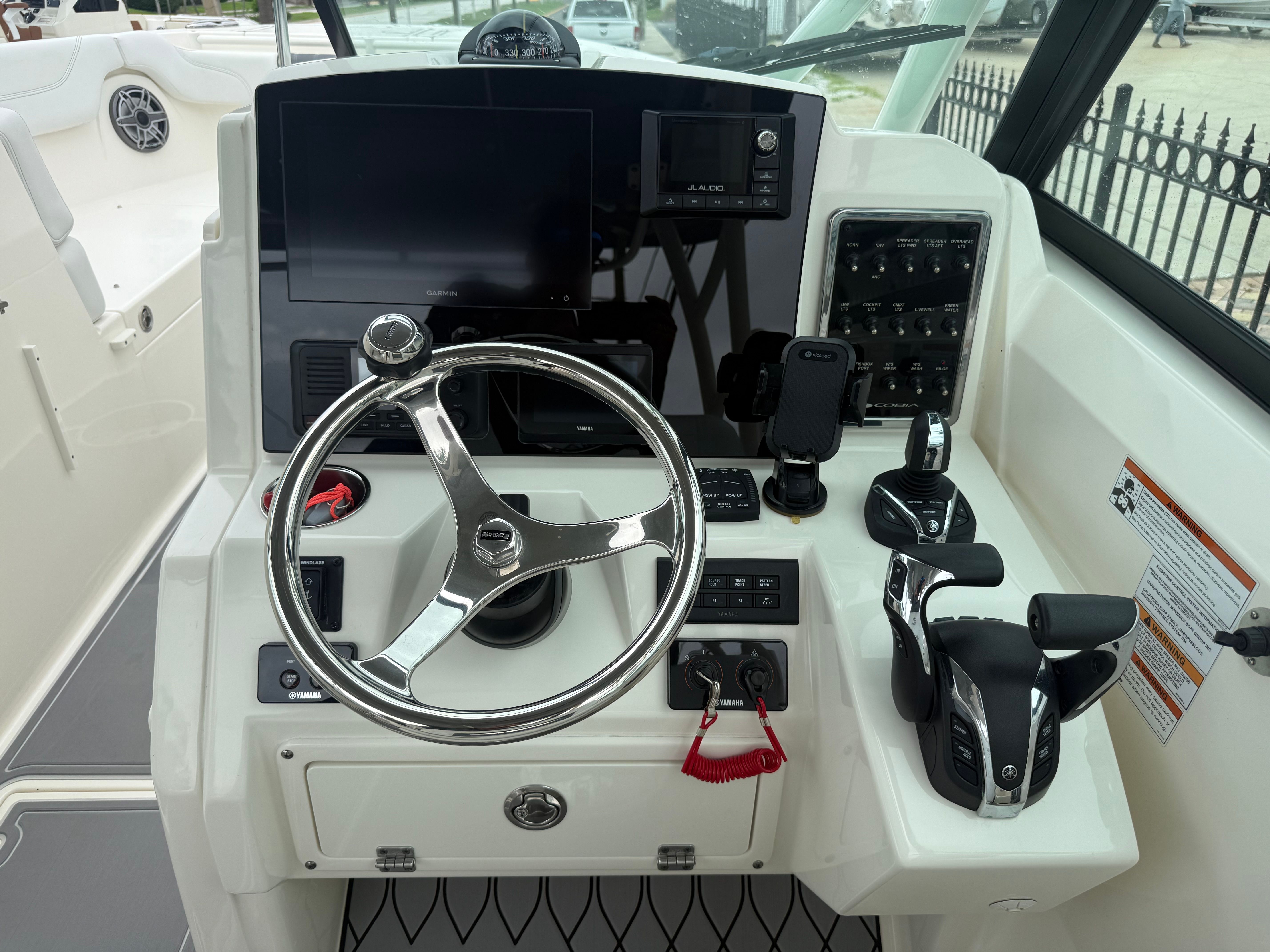 2021 COBIA 280 DC - Image 15