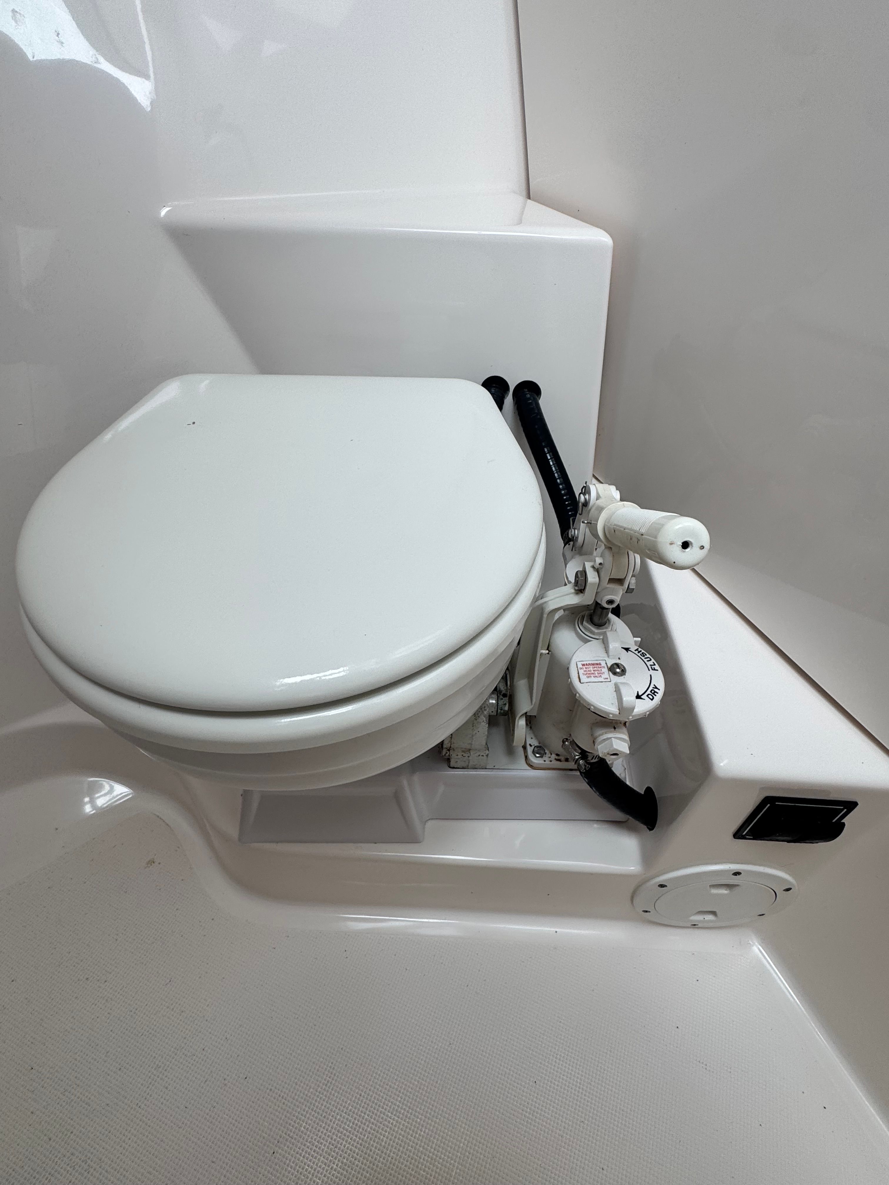 2017 Pursuit DC 295 Dual Console - 24