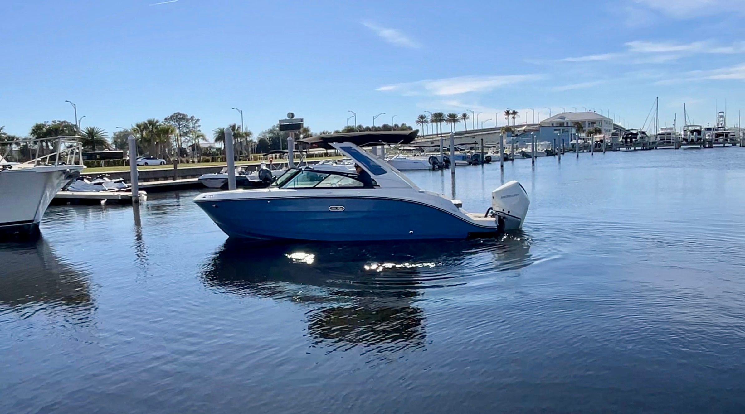 2026 Sea Ray SDX 230 Outboard