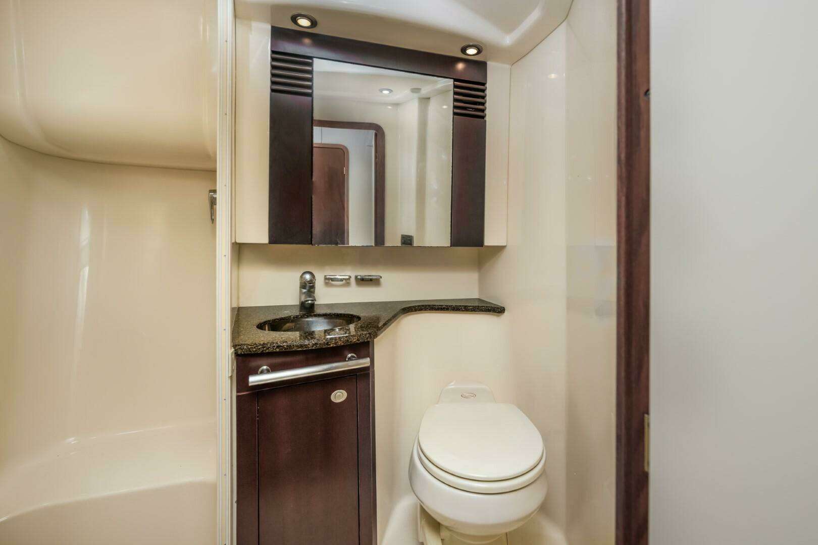 2005 Sea Ray 420 Sedan Bridge - Image 25