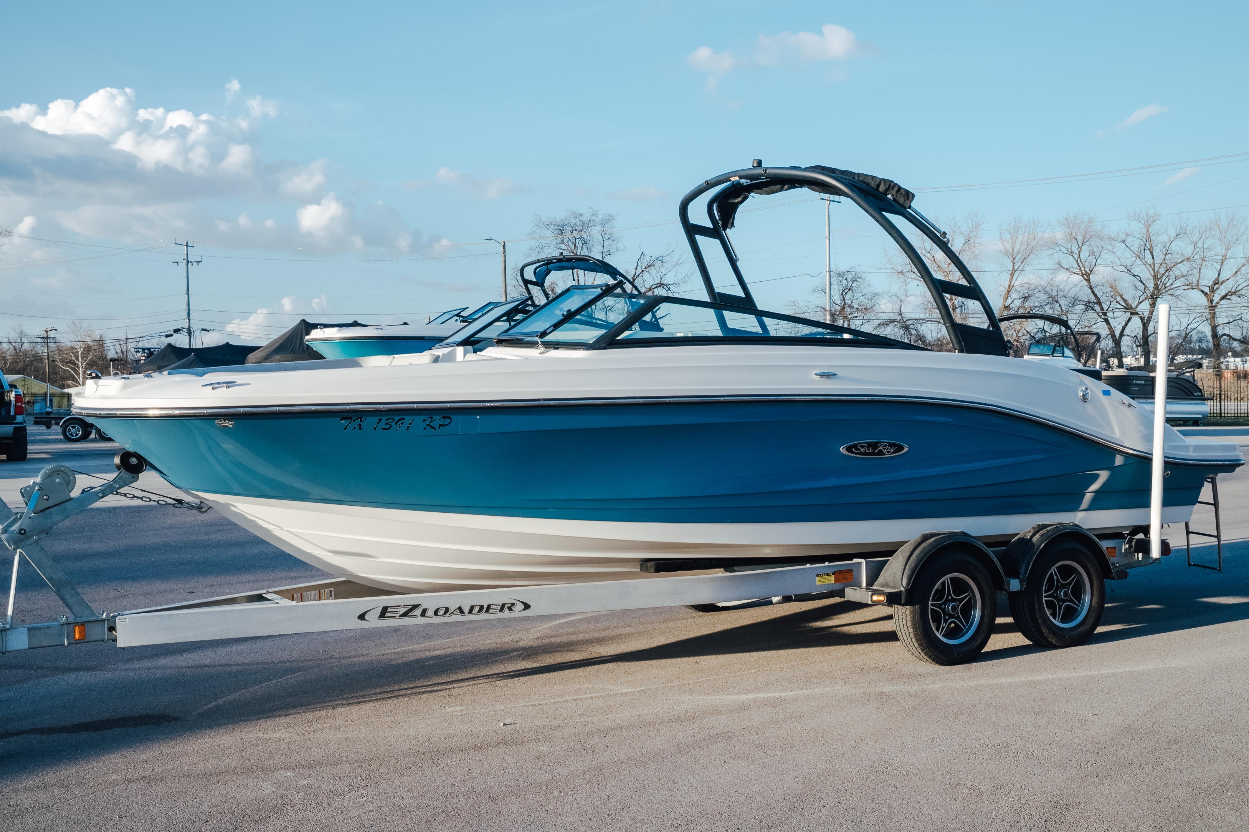 2021 Sea Ray SPX 230