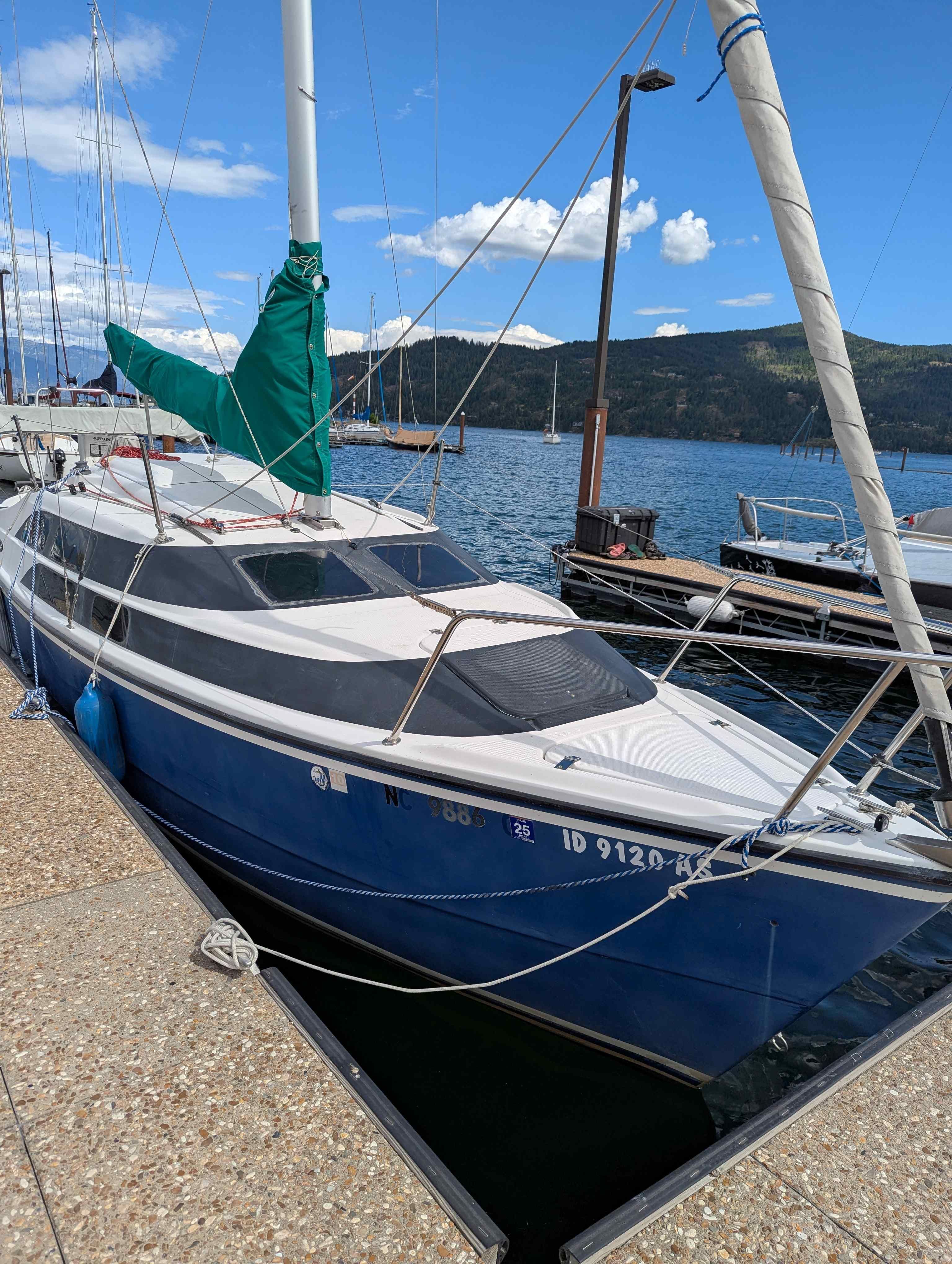 2004 MacGregor 26M