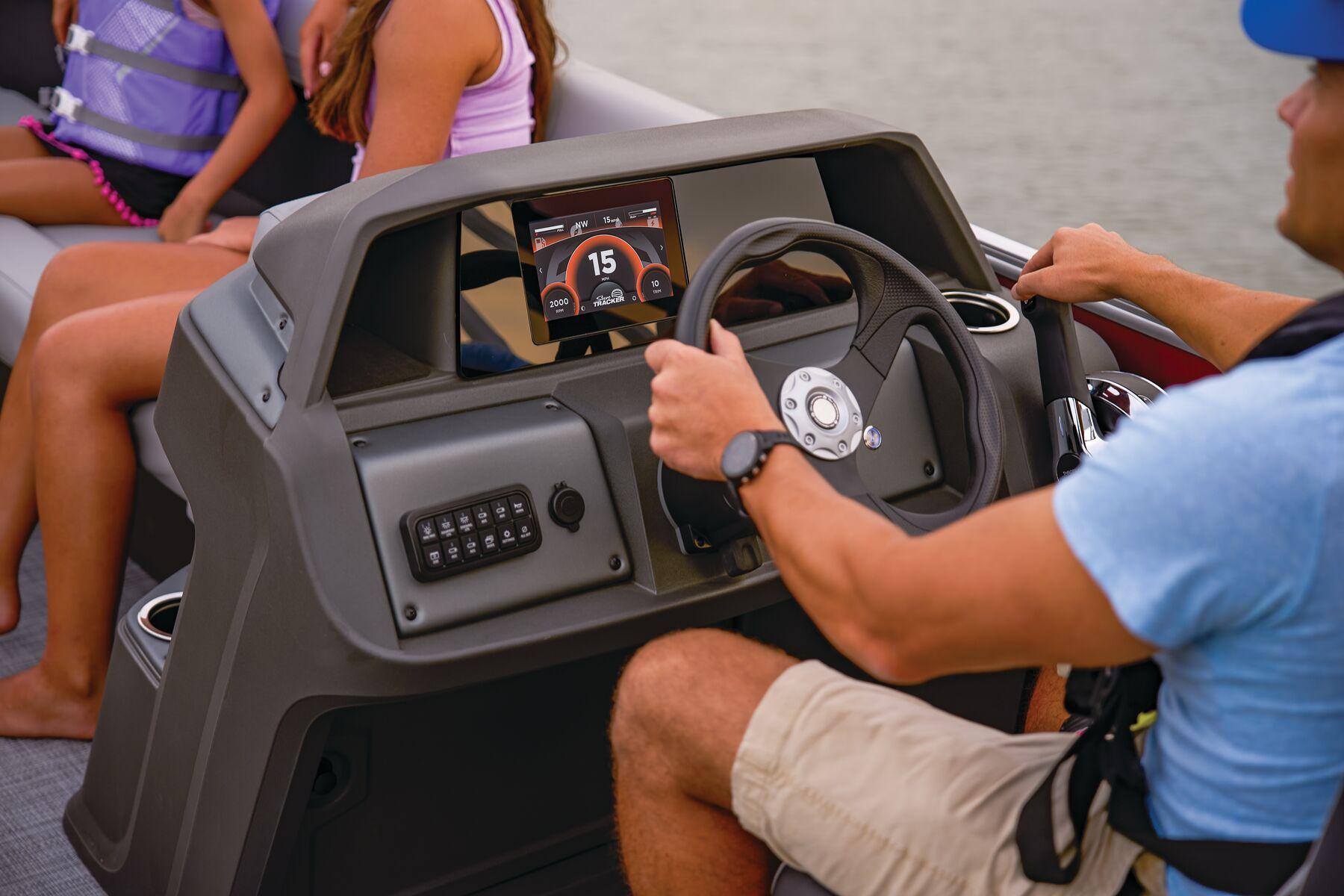 2026 Sun Tracker Party Barge 18 DLX - 10