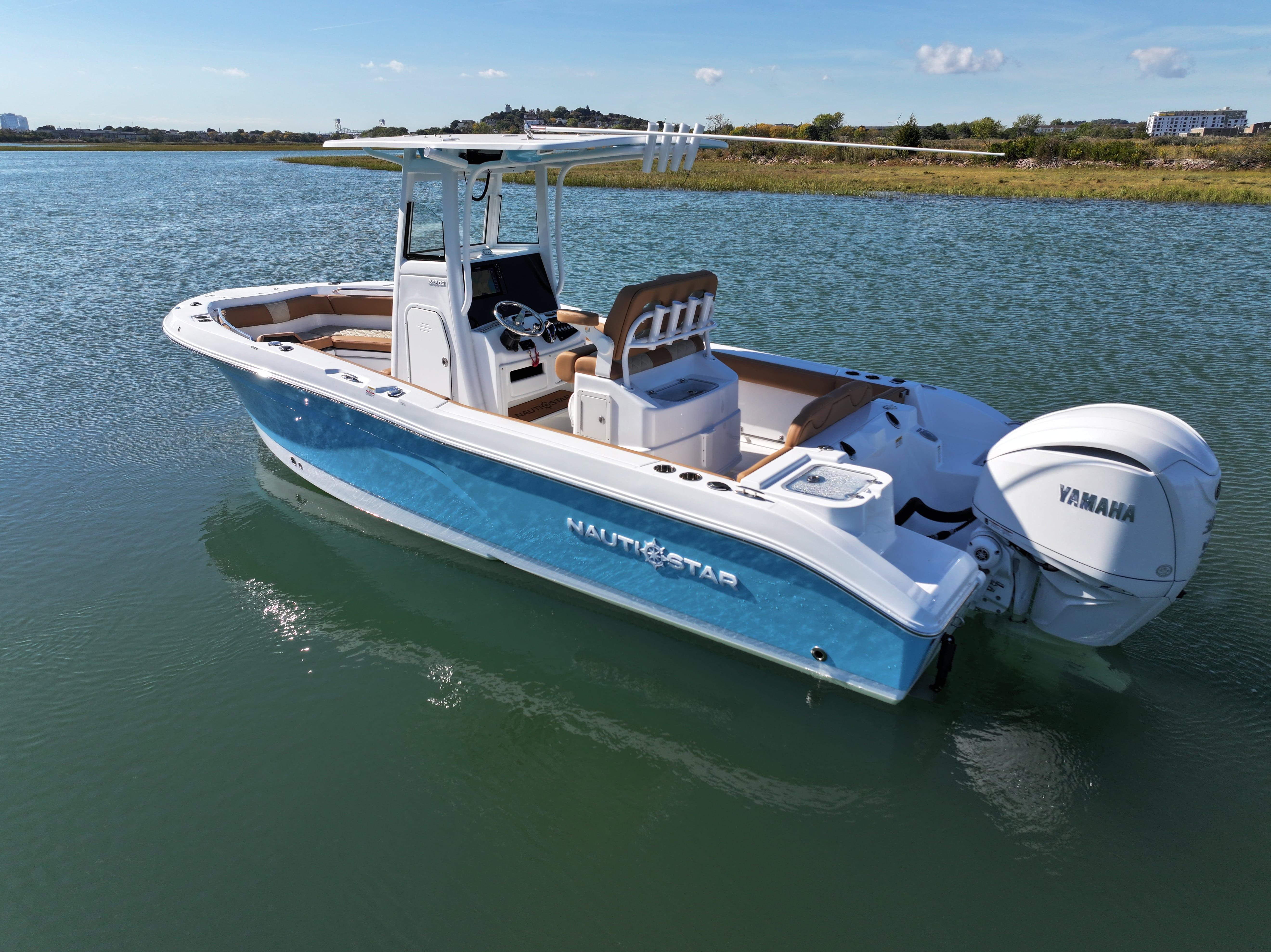 2025 NauticStar 242 Offshore
