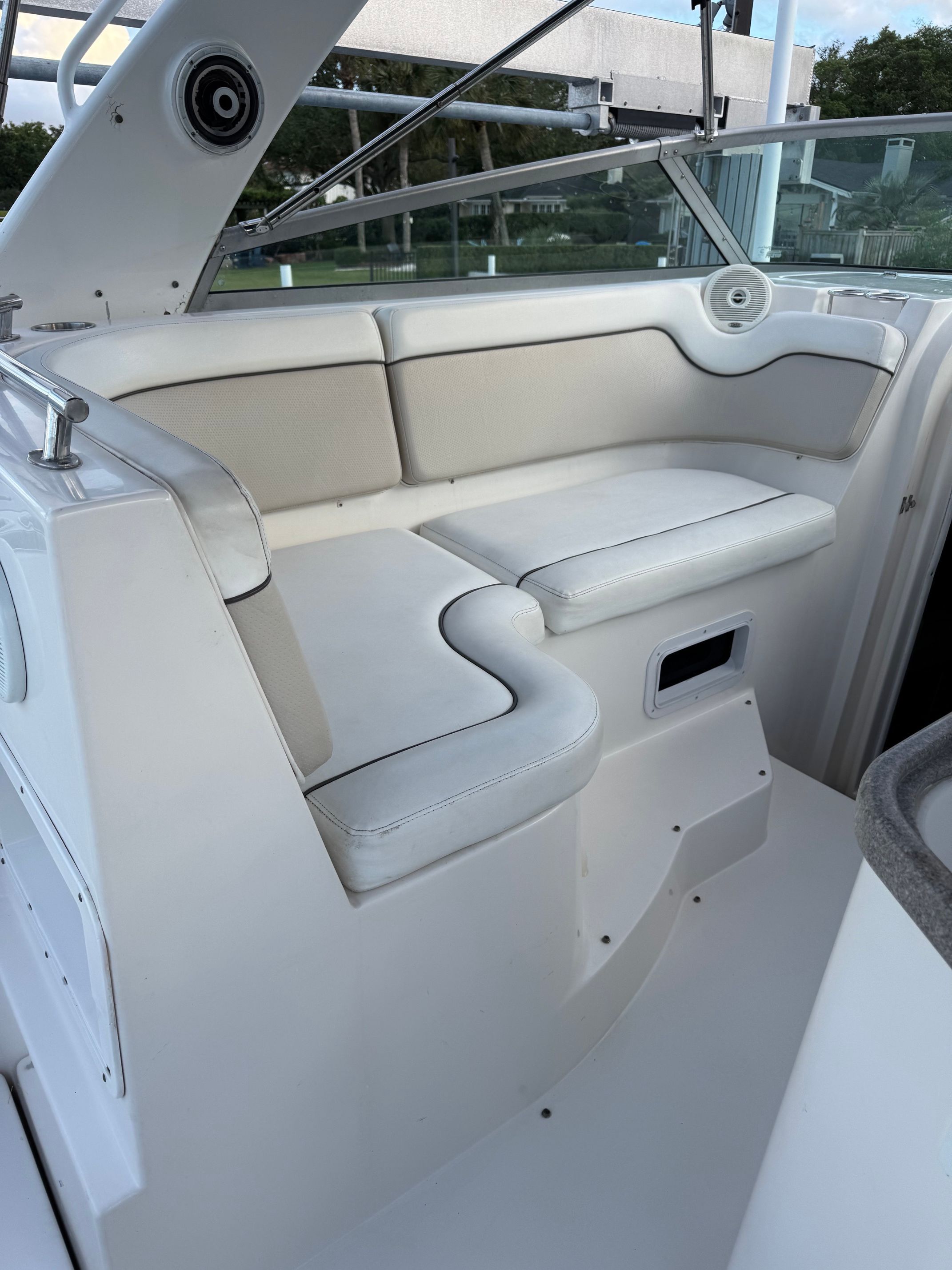 2007 Rinker 300 Express Cruiser - 6