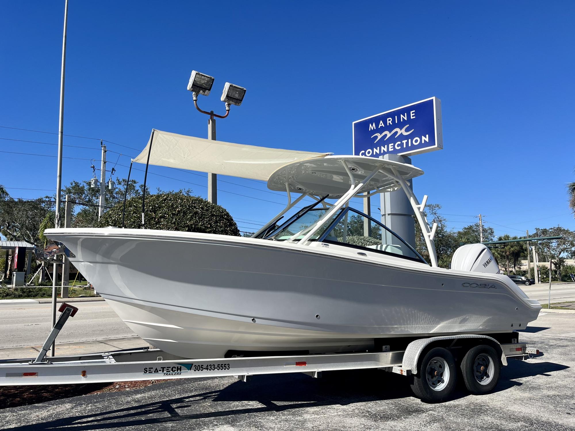 2025 Cobia 240 Dual Console - 37